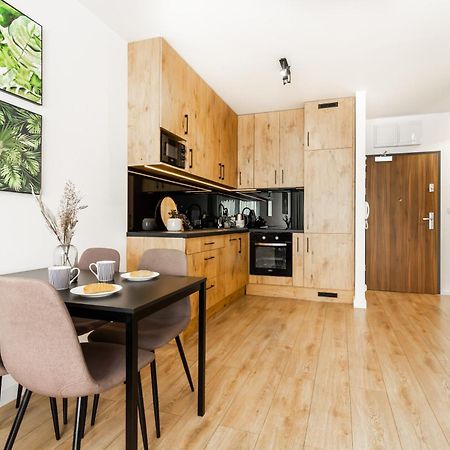 Apartament Near Sky Tower Free Parking For 2 Cars Breslavia Exterior foto